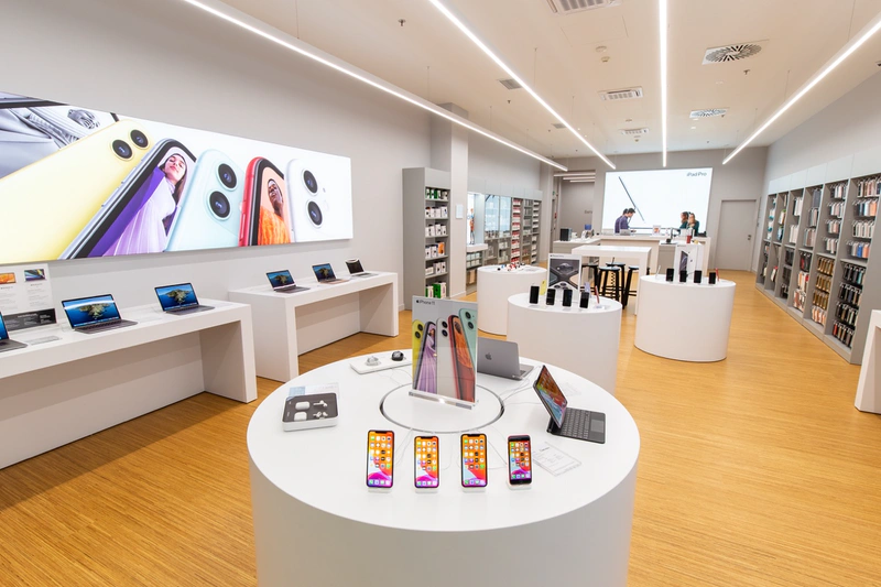 Room to move around safely and see the great Apple product range at iSTYLE City Centre One West, Zagreb. Photo credit: iSTYLE